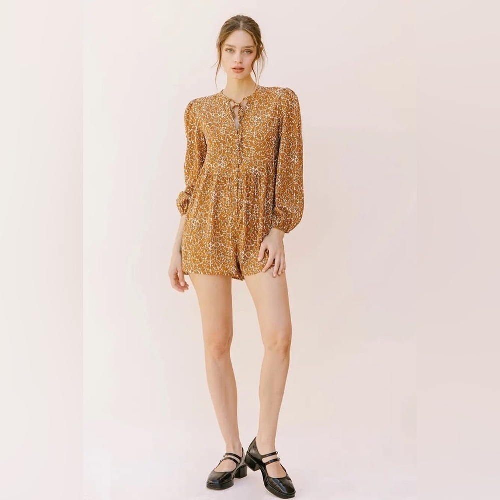 Storia Collette Clustered Floral Print romper size medium